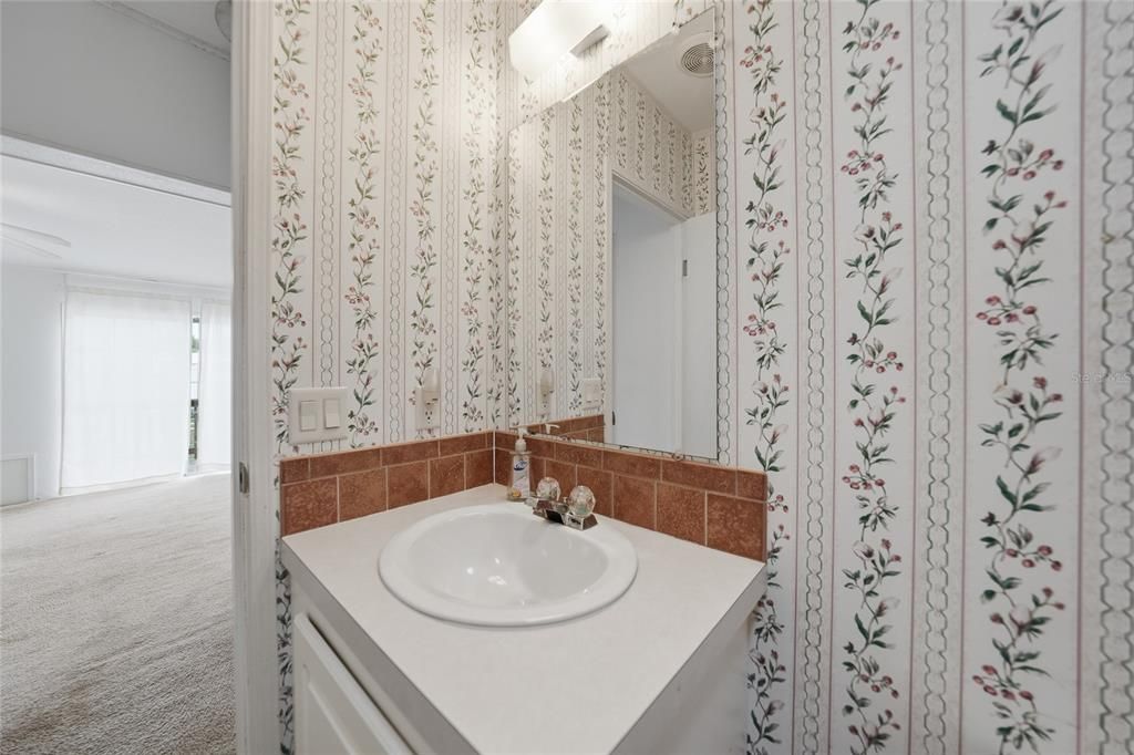 На продажу: $199,000 (5 спален, 3 ванн, 2325 Квадратных фут)