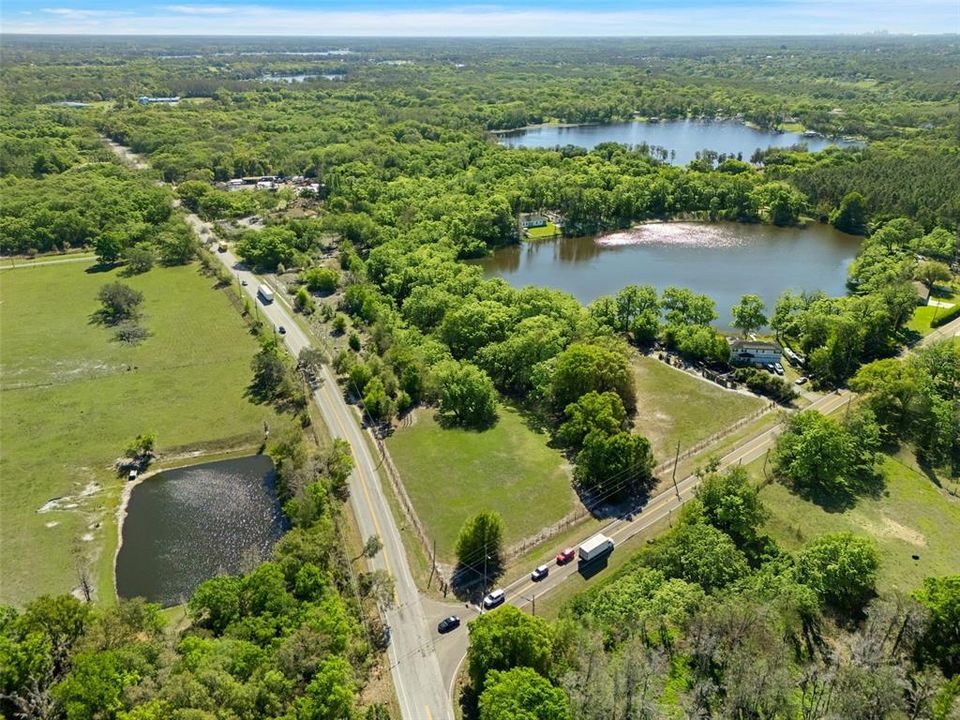 待售: $3,060,000 (5.11 acres)