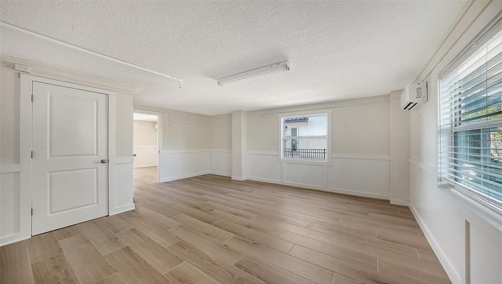En Venta: $2,500,000 (5 camas, 4 baños, 3016 Pies cuadrados)