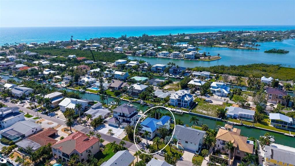 En Venta: $2,500,000 (5 camas, 4 baños, 3016 Pies cuadrados)