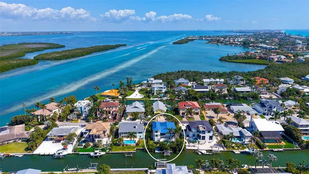 En Venta: $2,500,000 (5 camas, 4 baños, 3016 Pies cuadrados)