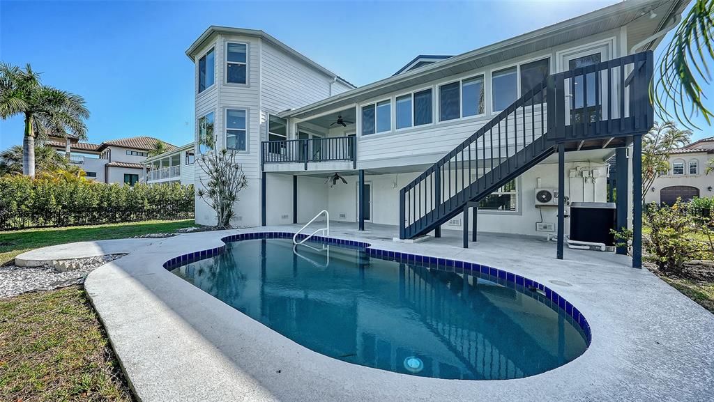 En Venta: $2,500,000 (5 camas, 4 baños, 3016 Pies cuadrados)
