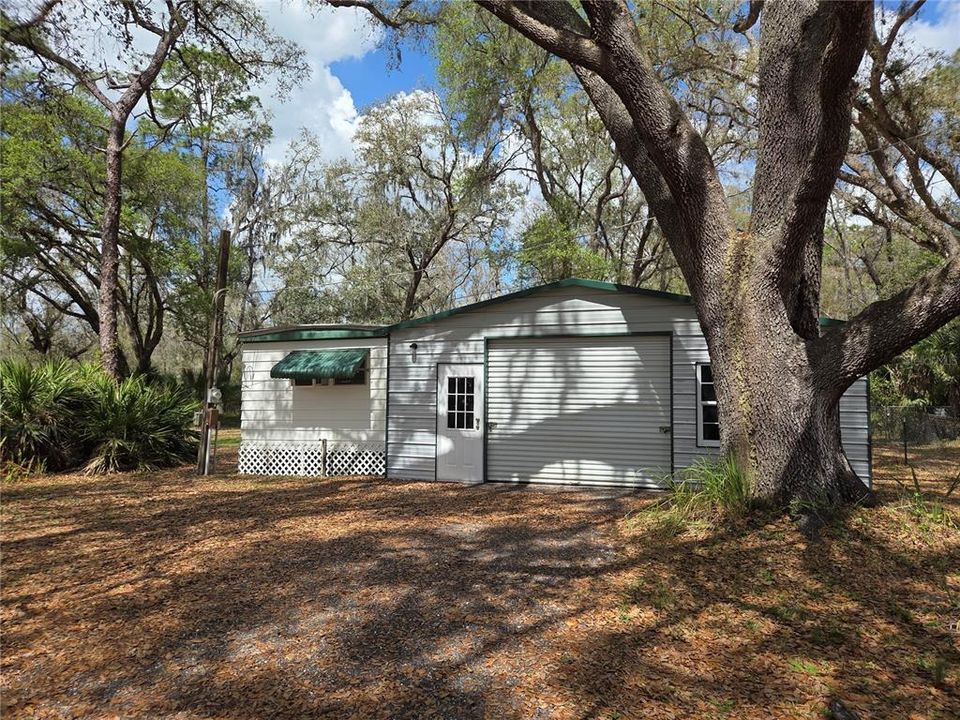 For Sale: $224,900 (2 beds, 1 baths, 552 Square Feet)