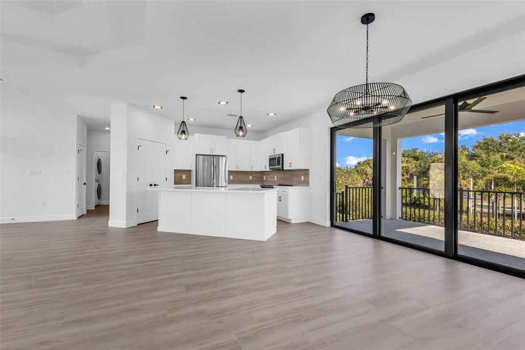 For Sale: $550,000 (3 beds, 2 baths, 1682 Square Feet)