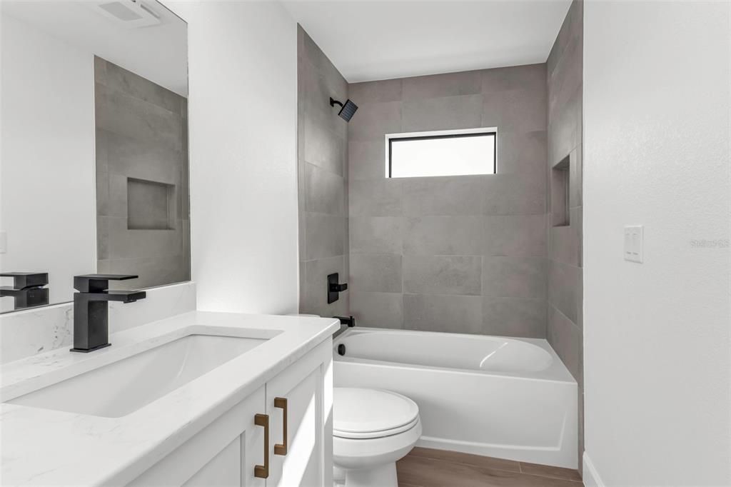 For Sale: $550,000 (3 beds, 2 baths, 1682 Square Feet)