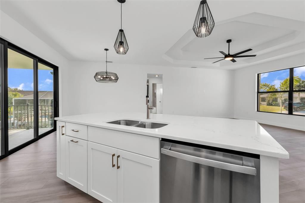 For Sale: $550,000 (3 beds, 2 baths, 1682 Square Feet)