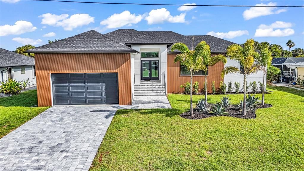 For Sale: $550,000 (3 beds, 2 baths, 1682 Square Feet)