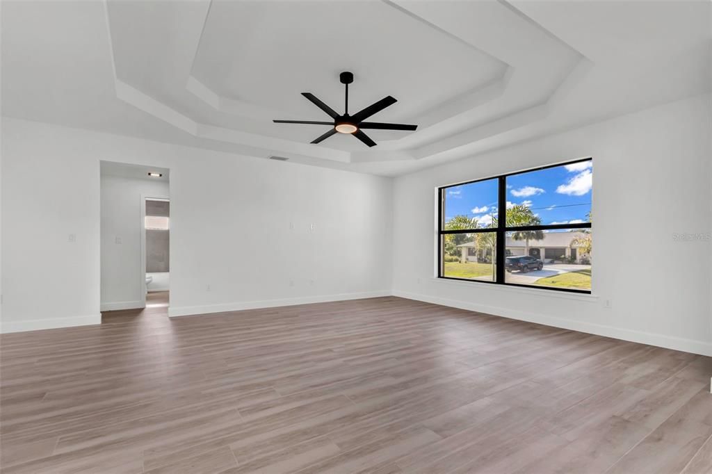 For Sale: $550,000 (3 beds, 2 baths, 1682 Square Feet)