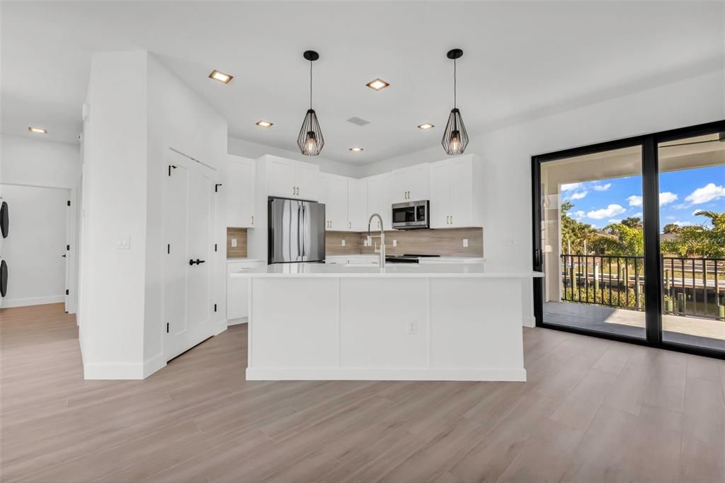 For Sale: $550,000 (3 beds, 2 baths, 1682 Square Feet)