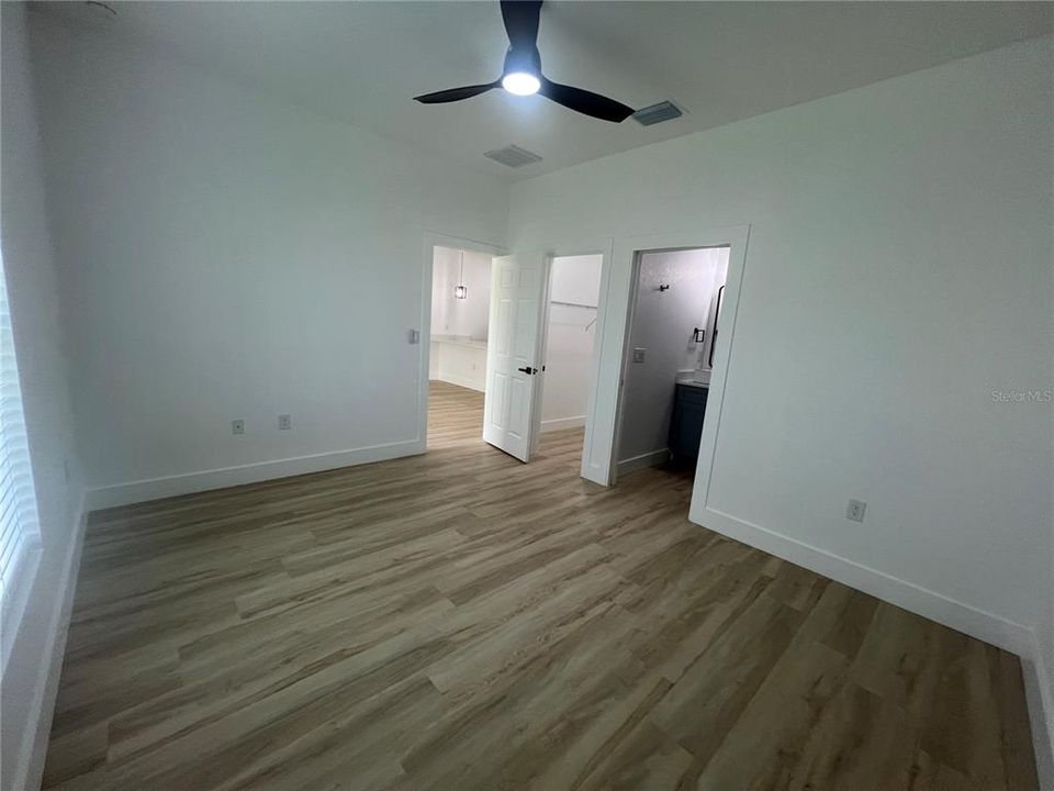 В аренду: $1,775 (3 спален, 2 ванн, 1202 Квадратных фут)