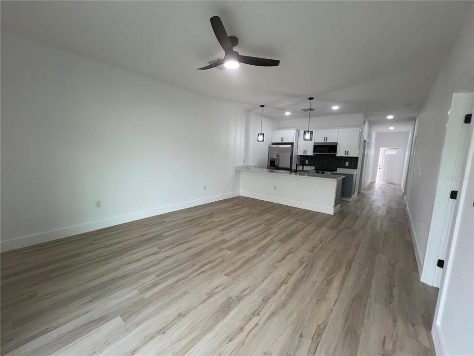 В аренду: $1,775 (3 спален, 2 ванн, 1202 Квадратных фут)