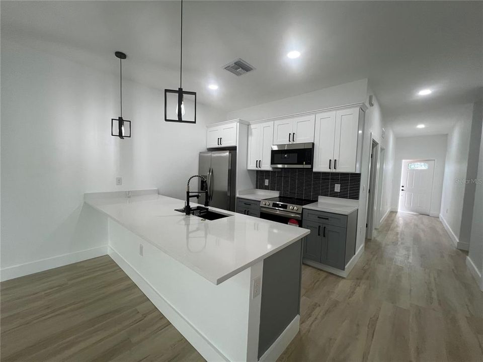 В аренду: $1,775 (3 спален, 2 ванн, 1202 Квадратных фут)