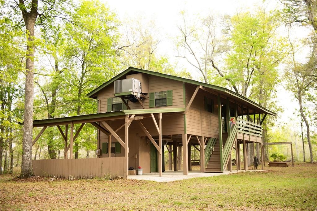 Recently Sold: $325,000 (1 beds, 2 baths, 720 Square Feet)