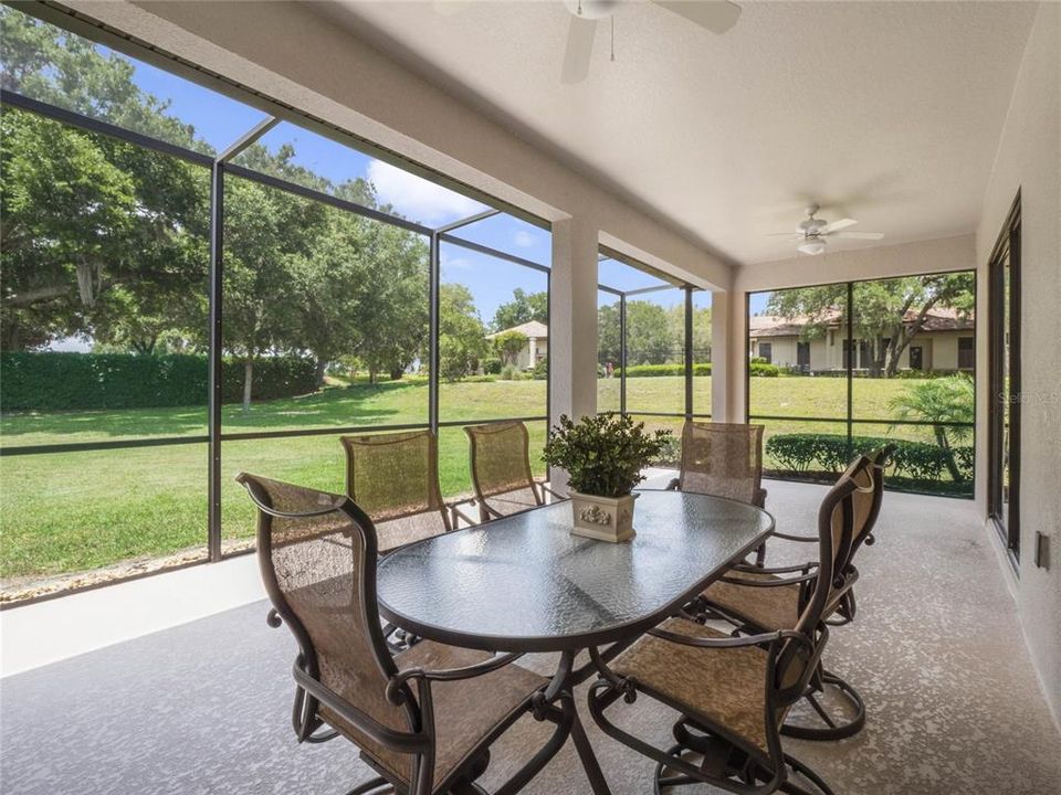 Activo con contrato: $649,000 (4 camas, 3 baños, 3131 Pies cuadrados)