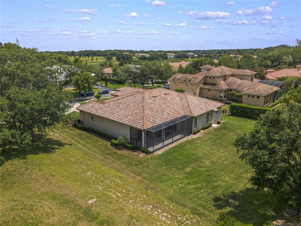 Activo con contrato: $649,000 (4 camas, 3 baños, 3131 Pies cuadrados)