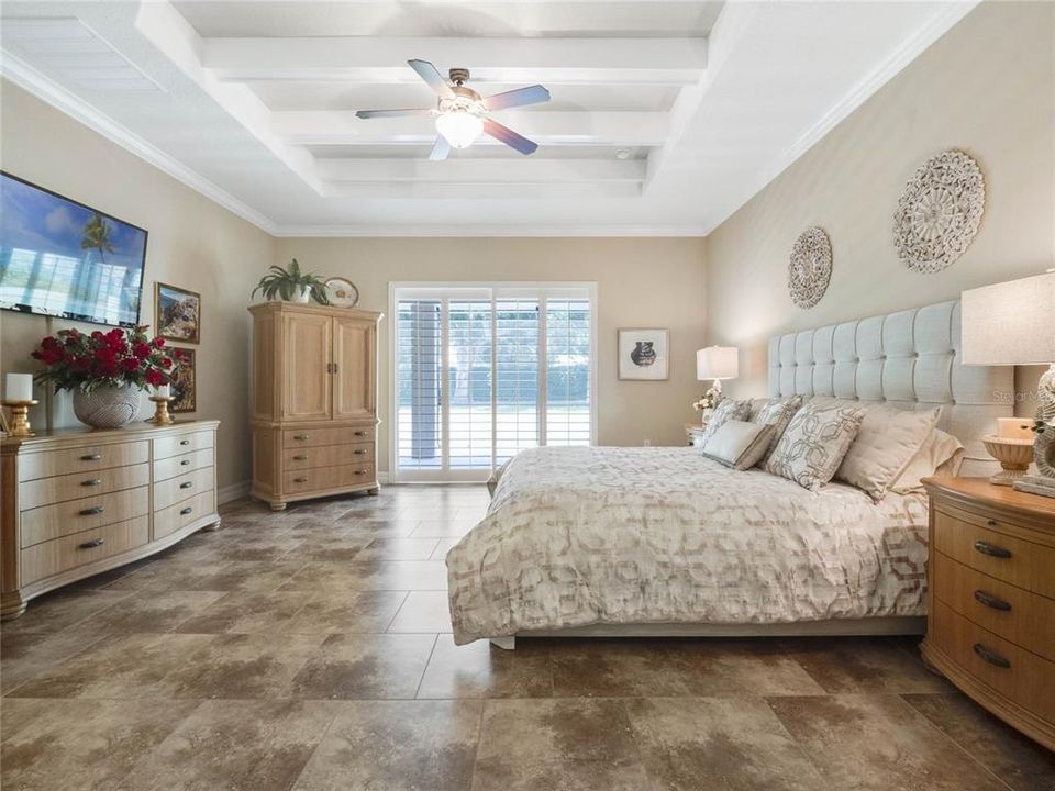 Activo con contrato: $649,000 (4 camas, 3 baños, 3131 Pies cuadrados)