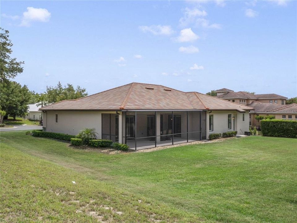 Activo con contrato: $649,000 (4 camas, 3 baños, 3131 Pies cuadrados)