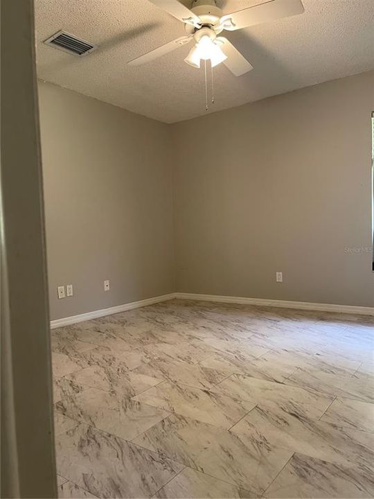 На продажу: $160,000 (2 спален, 2 ванн, 896 Квадратных фут)