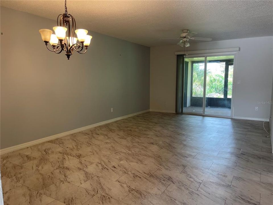 На продажу: $160,000 (2 спален, 2 ванн, 896 Квадратных фут)