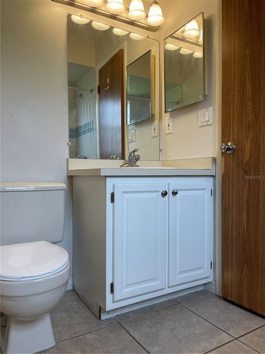 На продажу: $160,000 (2 спален, 2 ванн, 896 Квадратных фут)