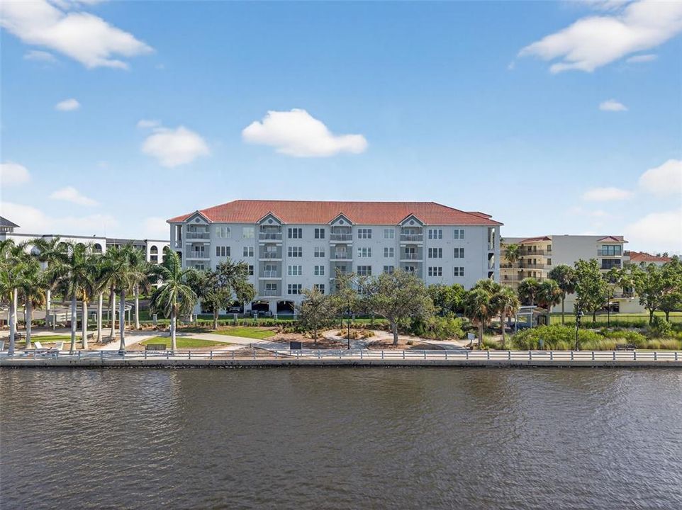 En Renta: $2,400 (2 camas, 2 baños, 1009 Pies cuadrados)