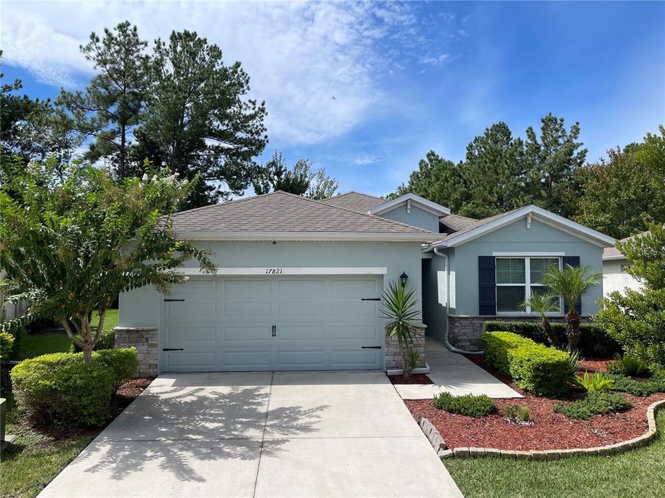 Recently Rented: $2,200 (3 beds, 2 baths, 1662 Square Feet)