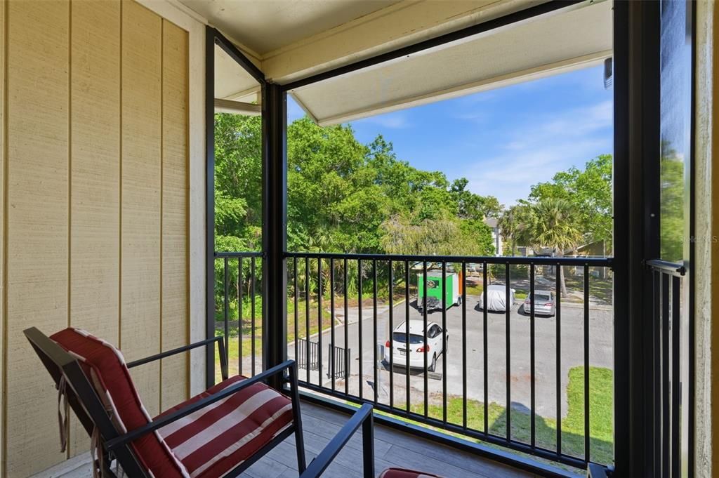 For Sale: $159,900 (1 beds, 1 baths, 802 Square Feet)