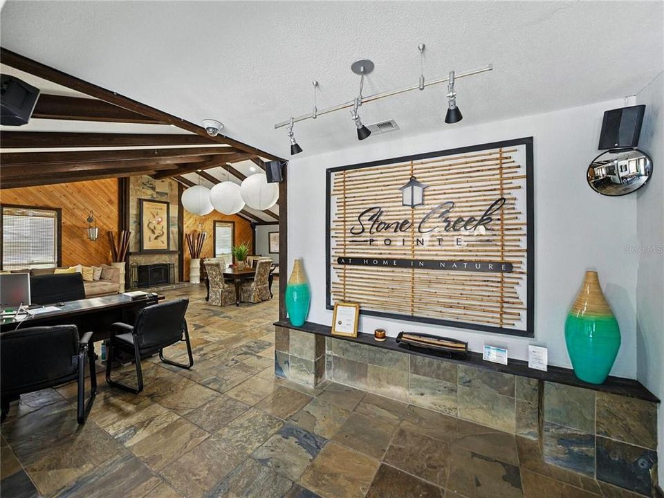 For Sale: $159,900 (1 beds, 1 baths, 802 Square Feet)