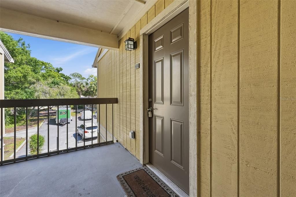For Sale: $159,900 (1 beds, 1 baths, 802 Square Feet)