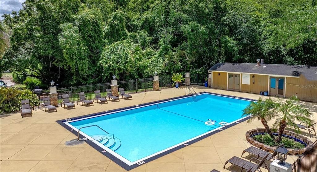 For Sale: $159,900 (1 beds, 1 baths, 802 Square Feet)