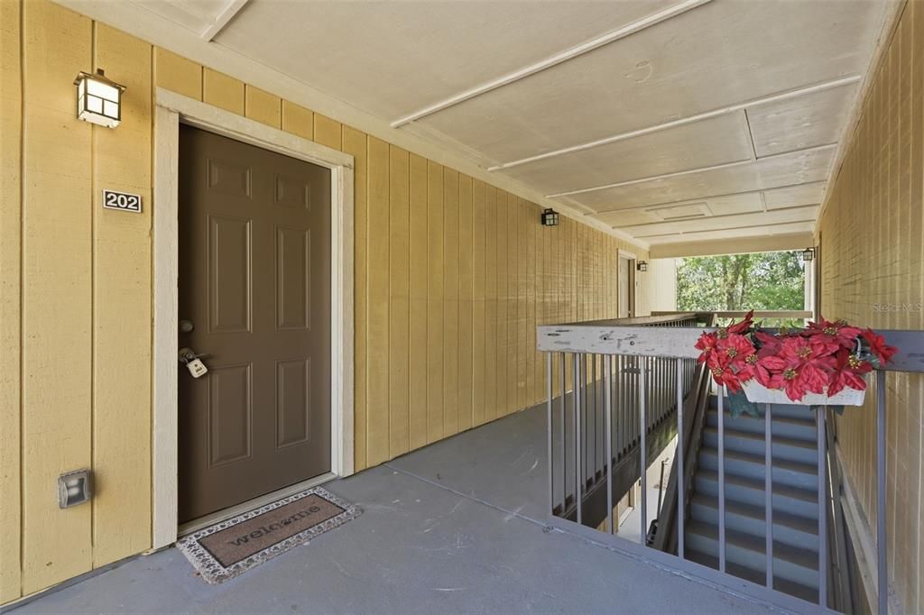 For Sale: $159,900 (1 beds, 1 baths, 802 Square Feet)