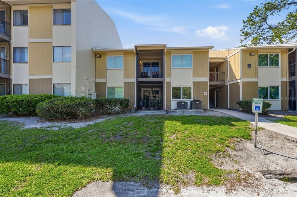 For Sale: $159,900 (1 beds, 1 baths, 802 Square Feet)