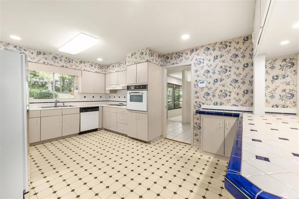 На продажу: $599,900 (3 спален, 2 ванн, 2286 Квадратных фут)