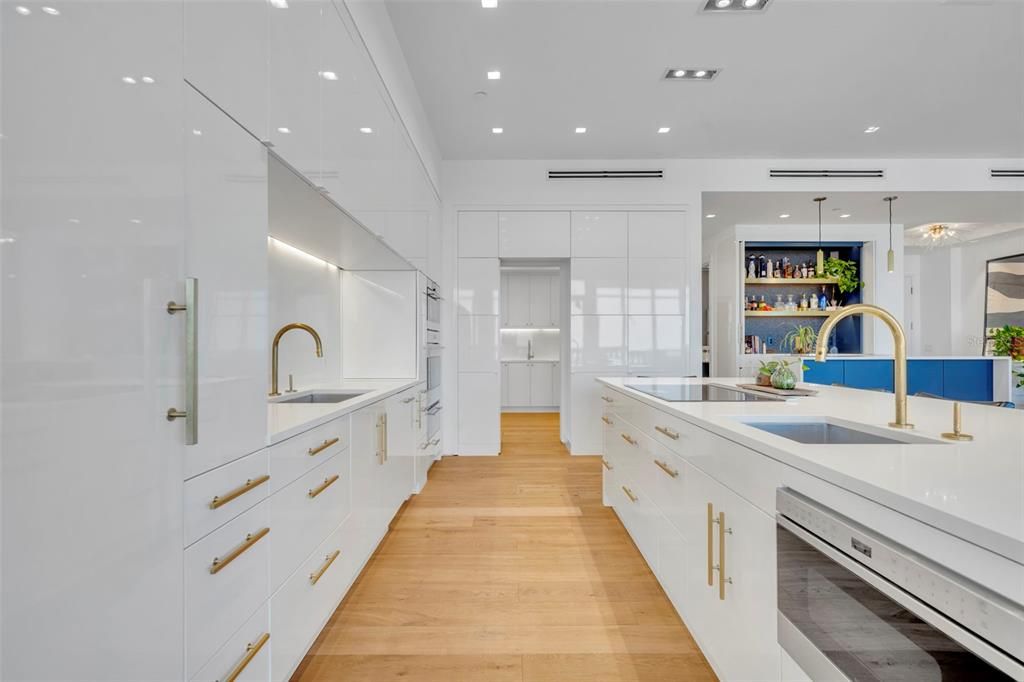 For Sale: $2,790,000 (2 beds, 2 baths, 2490 Square Feet)