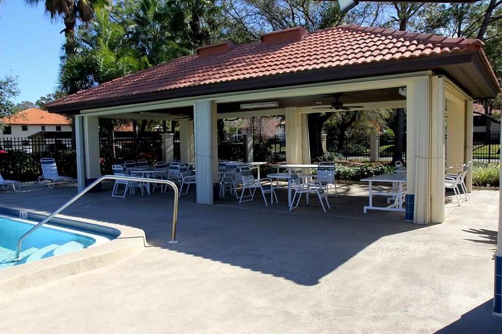 Active With Contract: $165,000 (1 beds, 1 baths, 645 Square Feet)