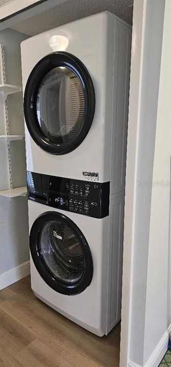 Active With Contract: $165,000 (1 beds, 1 baths, 645 Square Feet)