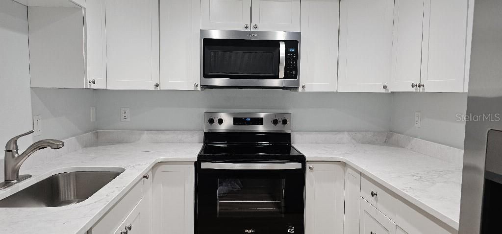 Active With Contract: $165,000 (1 beds, 1 baths, 645 Square Feet)