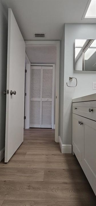 Active With Contract: $165,000 (1 beds, 1 baths, 645 Square Feet)