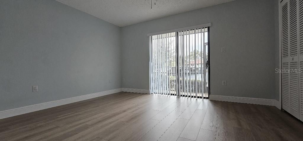 Active With Contract: $165,000 (1 beds, 1 baths, 645 Square Feet)
