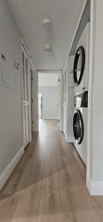 Active With Contract: $165,000 (1 beds, 1 baths, 645 Square Feet)