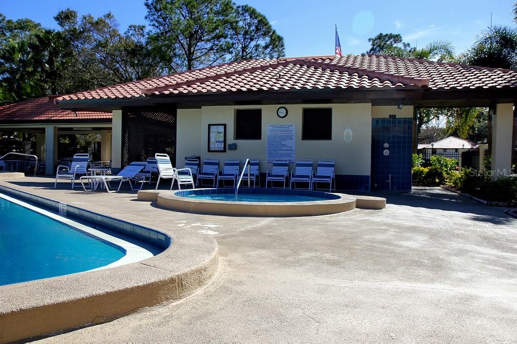Active With Contract: $165,000 (1 beds, 1 baths, 645 Square Feet)