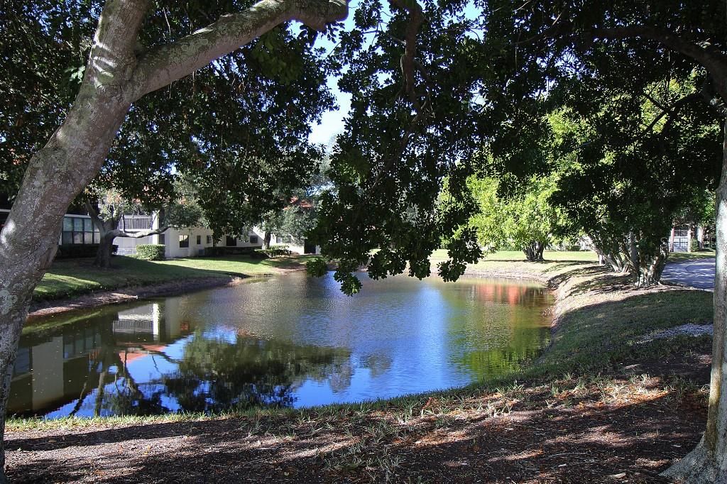 Active With Contract: $165,000 (1 beds, 1 baths, 645 Square Feet)