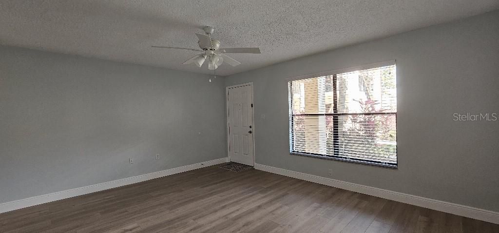 Active With Contract: $165,000 (1 beds, 1 baths, 645 Square Feet)
