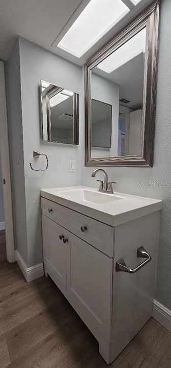 Active With Contract: $165,000 (1 beds, 1 baths, 645 Square Feet)