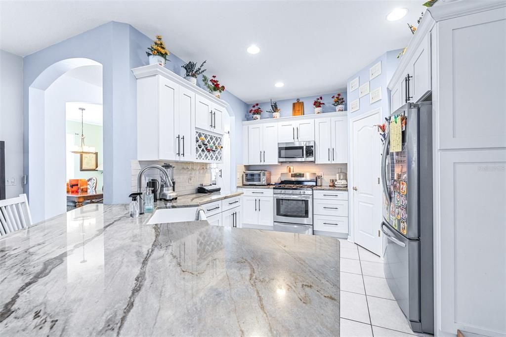 Activo con contrato: $535,000 (4 camas, 3 baños, 2226 Pies cuadrados)