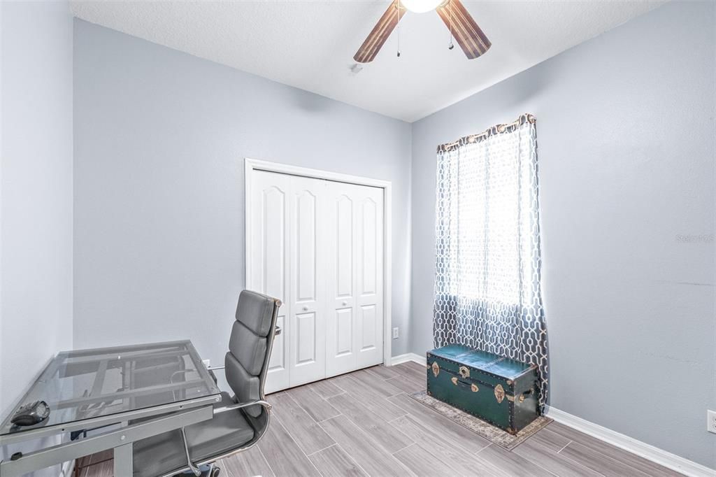 Activo con contrato: $535,000 (4 camas, 3 baños, 2226 Pies cuadrados)