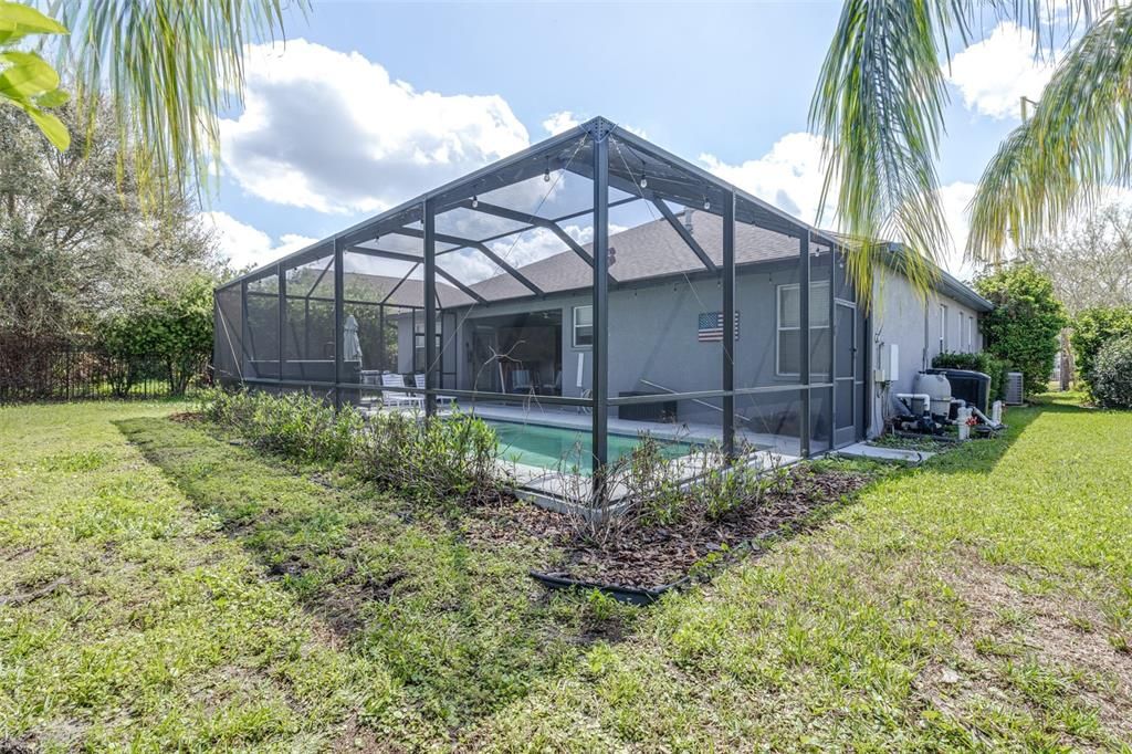 Activo con contrato: $535,000 (4 camas, 3 baños, 2226 Pies cuadrados)