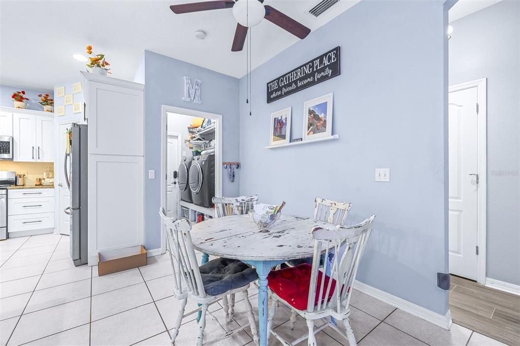 Activo con contrato: $535,000 (4 camas, 3 baños, 2226 Pies cuadrados)