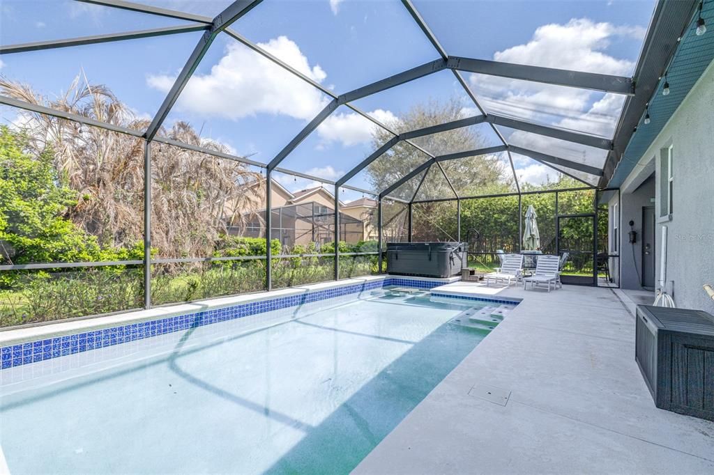 Activo con contrato: $535,000 (4 camas, 3 baños, 2226 Pies cuadrados)