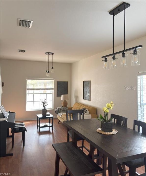 На продажу: $470,000 (4 спален, 2 ванн, 2502 Квадратных фут)